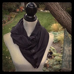newish lululemon black vinyasa scarf, os